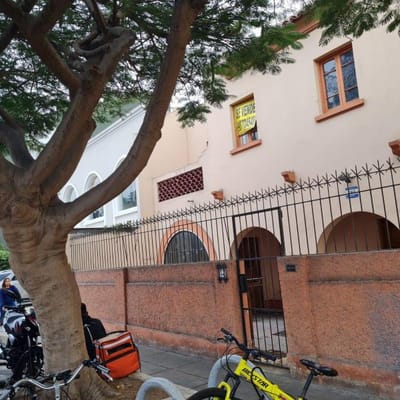 CASA CON PERMISO COMERCIAL EN EL OLIVAR DE SAN ISDRO