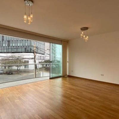 FLAT EN VENTA A PASOS DEL MALECON CISNEROS MIRAFLORES