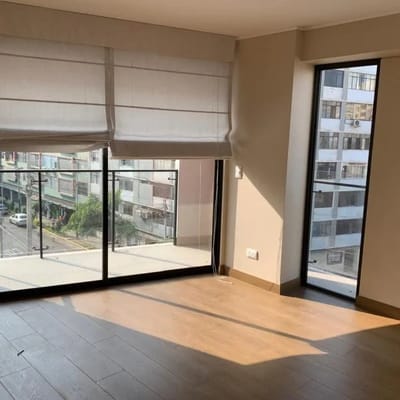 Lindo departamento de estreno en alquiler en Jess Mara con balcon