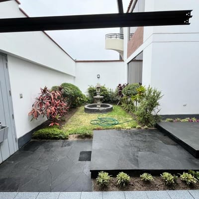Vendo impecable casa en Calle La Presa  Surco  remodelada ATm