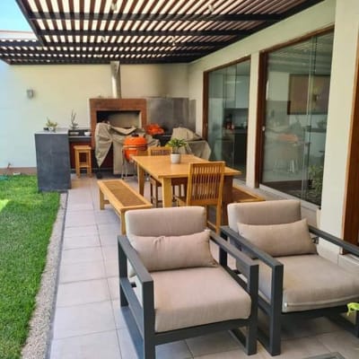 VENDO LINDA CASA REMODELADA URB EL POLO  ATm