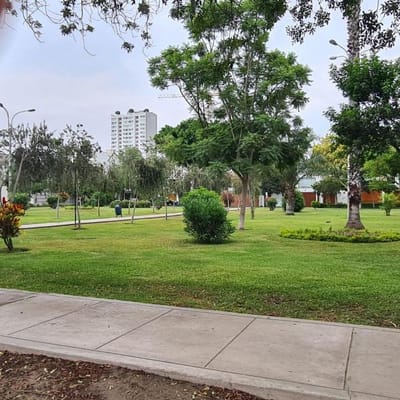 TERRENO CON VISTA LATERAL A PARQUE  LA AURORA  ATM