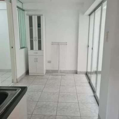 Alquilo dpto en primer piso PRIMER PISO  NO MASCOTAS ATm