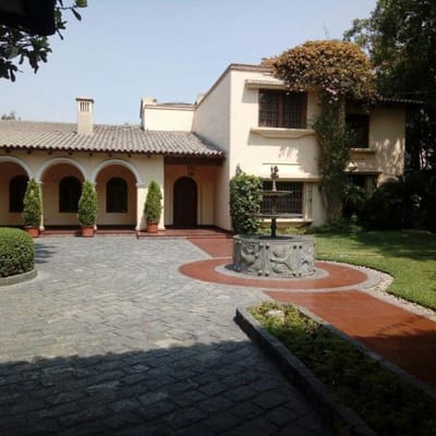 CASA EN LOS GRANADOS  SURCO    VENTA  ALQUILER