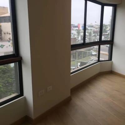 Alquilo dpto de  dormitorio  cochera frente a la Maisn de Sant Chorrillos