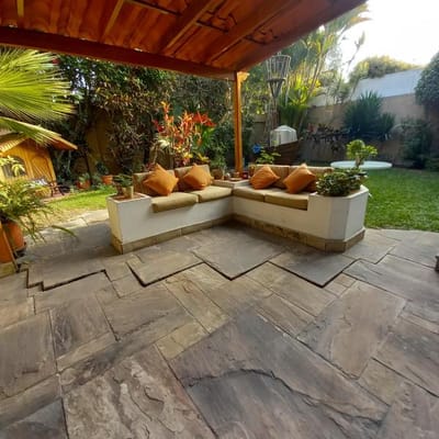 En el Rosedal se vende buena casa con fondo a parque US