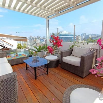 Alquilo Penthouse de  hab amoblado con terraza y piscina Miraflores