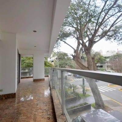 Alquilo departamento de  m cerca al Golf y centro empresarial San Isidro