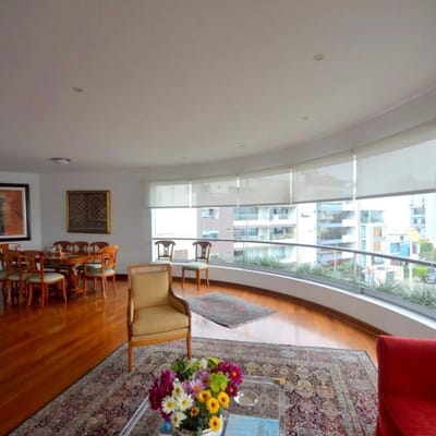 Vendo penthouse de m con vista a Huaca Pucllana Miraflores