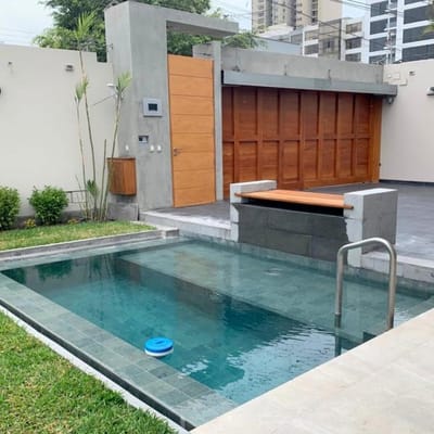 Exclusiva casa de m a  acabados de lujo cerca al Golf San Isidro