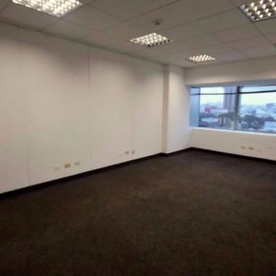 Alquilo oficina de m a IGV en zona empresarial San Isidro