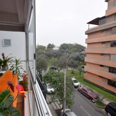 Vendo departamento de m  dorm frente al Olivar San Isidro