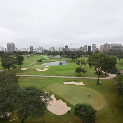 Vendo departamento de m a  con vista vista al Golf San Isidro