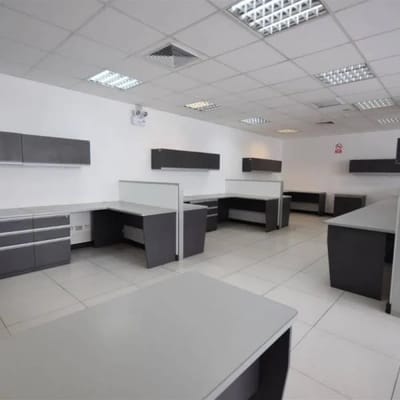 Alquilo oficina implementada de m cerca al Ovalo Gutirrez Miraflores
