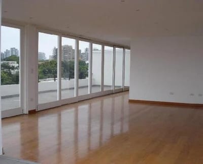 Alquilo departamento duplex de m cerca al Golf de San Isidro