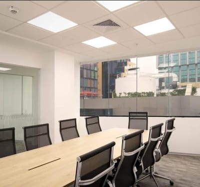 Alquilo oficinas en Torres Camino Real a pasos del Golf San Isidro