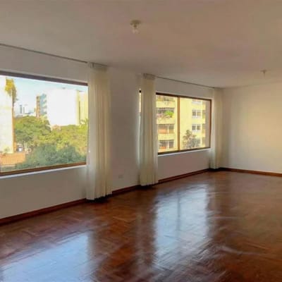 Vendo amplio Flat  de  dormitorios cerca al centro empresarial de San Isidro