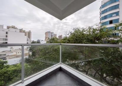 Vendo departamento de  dormitorios m cerca al Golf San Isidro  SIVS