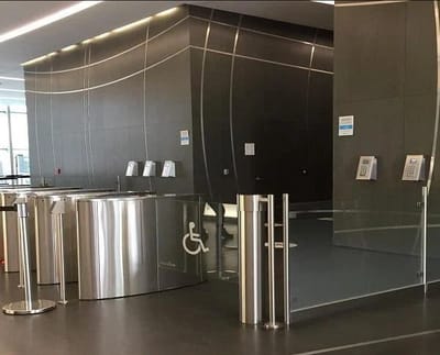 Alquilo oficinas exclusivas desde m en centro empresarial de San Isidro