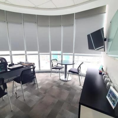Alquilo oficina de m IMPLEMENTADA en la Av  de Julio Miraflores