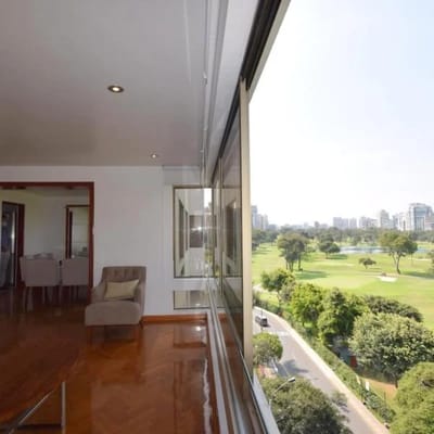 VendoAlquilo departamento equipado de m frente al Golf San Isidro