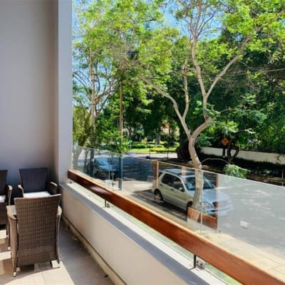 Vendo amplio dplex de m  a pasos del Parque Manuel Boza San Isidro