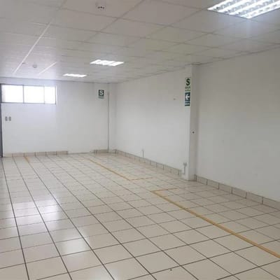 Vendo Local de m en zona comercial de San Isidro  SDVT
