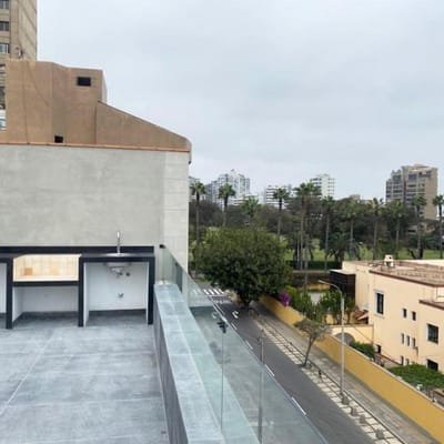 Vendo Exclusivo Penthouse de m a pasos del Golf San Isidro