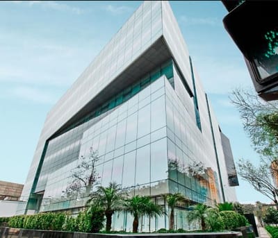 Alquilo Oficina Exclusiva de m en Centro Empresarial de San Isidro