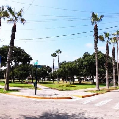 SURCO VENDO DPTO PRIMER PISO FPARQUE U POR UNIVERSIDAD RICARDO PALMA