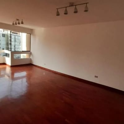 MIRAFLORES  ALQUILO DPTO US CERCA A LARCO MAR ZONA TRANQUILA TRANQUILA