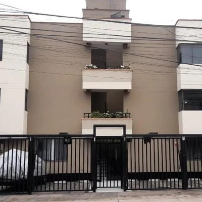 LA MOLINA ALQUILO DPTOPRIMER PISO FRENTE A PARQUE U X UNIFE WONG CAMACHO