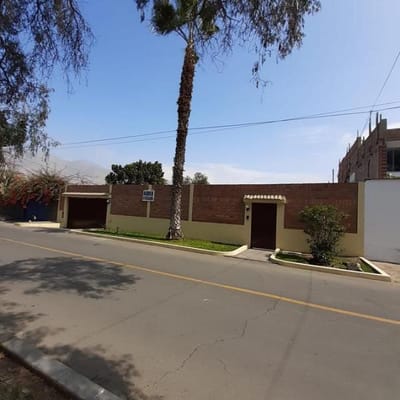 SE VENDE CASA COMO TERRENO  SOL DE LA MOLINA