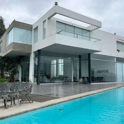 ESPECTACULAR CASA EN VENTA  PACHACAMAC