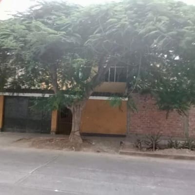 VENDO CASA COMO TERRENO LIMITE BARRANCO