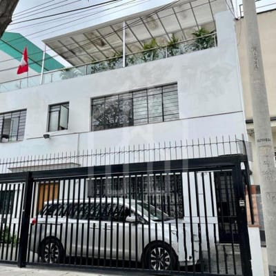 Excelente Ubicacin Casa de  Pisos con Terraza  Centro Financiero San Isidro