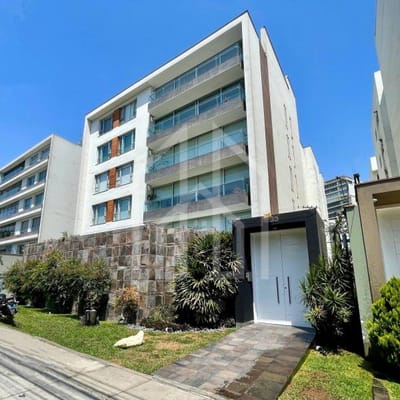 Precioso y Moderno Flat en Venta con Vistas a Jardines en Condominio