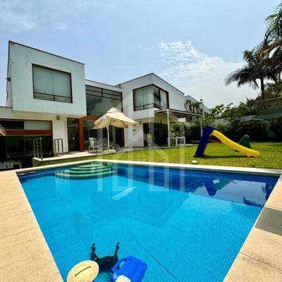 REMATE Casa Encantadora con Jardines y Piscina