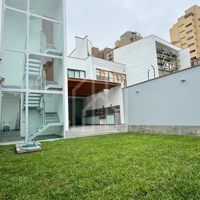 Linda Casa Totalmente Remodelada  Los Ficus San Isidro