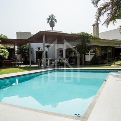 Exclusiva y Moderna Casa en Venta en La Estancia