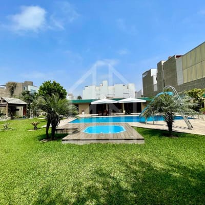 Excelente Casa Como Terreno en Venta por El Derby