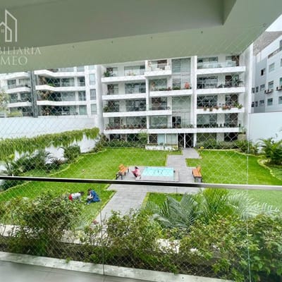 Encantador Flat en Venta en Condominio con Vista a Jardn