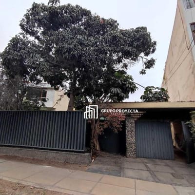Miraflores  Mt  Venta CasaTerreno Frente a Parque