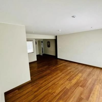 Surco  Mtr   Dormitorios  Vista externa  Balcn