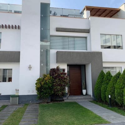 VENTA  Linda Casa en Condominio Surco   dormitorios