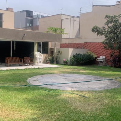 VENTA  Casa en Chacarilla San Borja   para Remodelar o como Terreno
