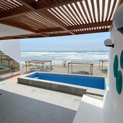 Venta Hermosa  Casa de Playa Arena en Playa Pulpos