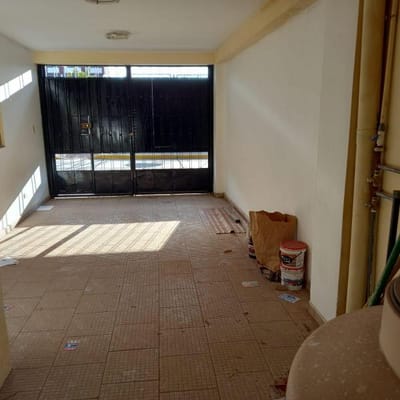 Vendo casa frente a parque