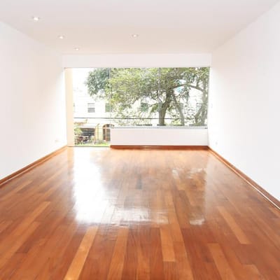 Bello flat en piso  cerca a Av Angamos Oeste