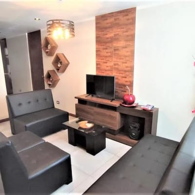 DEPARTAMENTO AMOBLADO PRIMER PISO CERCA AL CITY CENTER